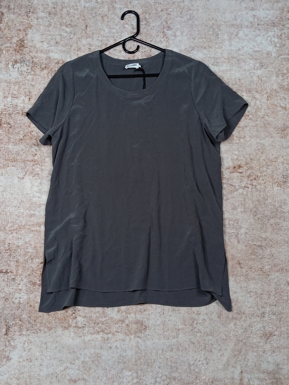 New R Label Grey Silk Short Sleeve T Shirt Womens Size Large